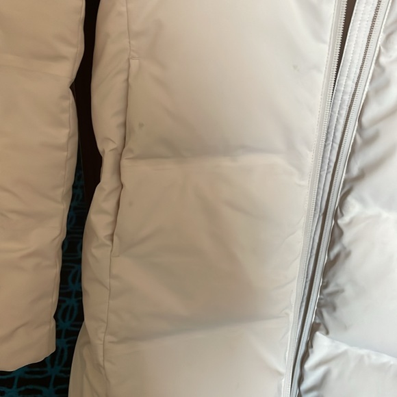 Uniqlo seamless puffer coat - Picture 6 of 8